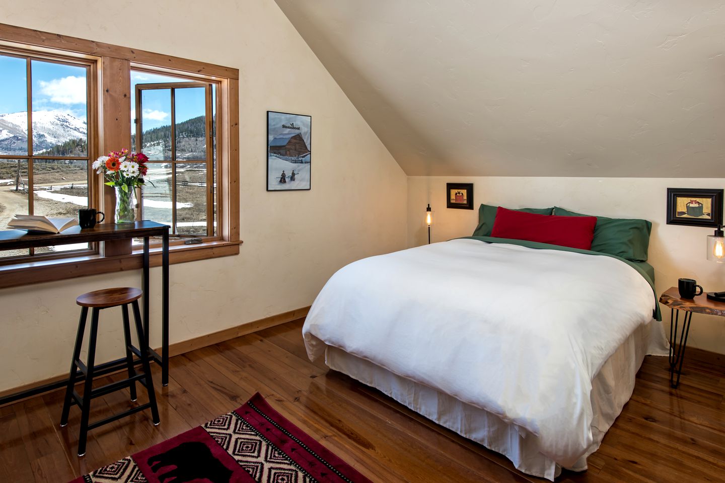 Room in a Pet-Friendly Cabin Rental Perfect for Glamping in Colorado
