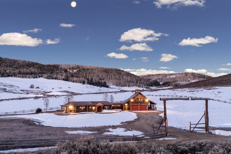 Cabins (Clark, Colorado, United States of America)