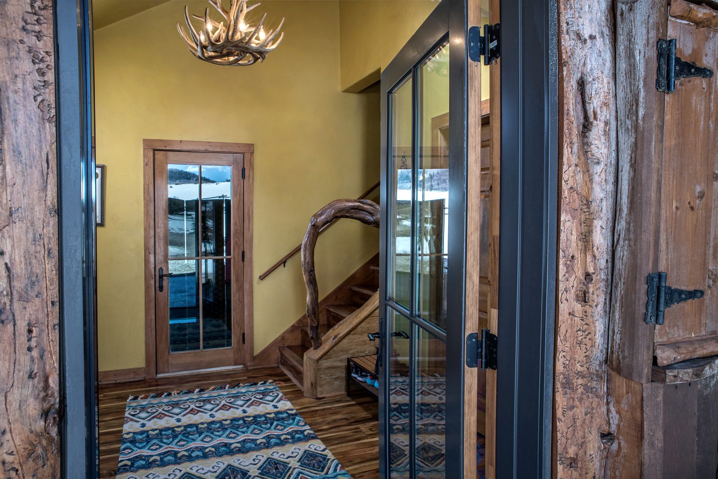 Room in a Pet-Friendly Cabin Rental Perfect for Glamping in Colorado