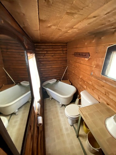 Cabins (Le Roy, Michigan, United States of America)