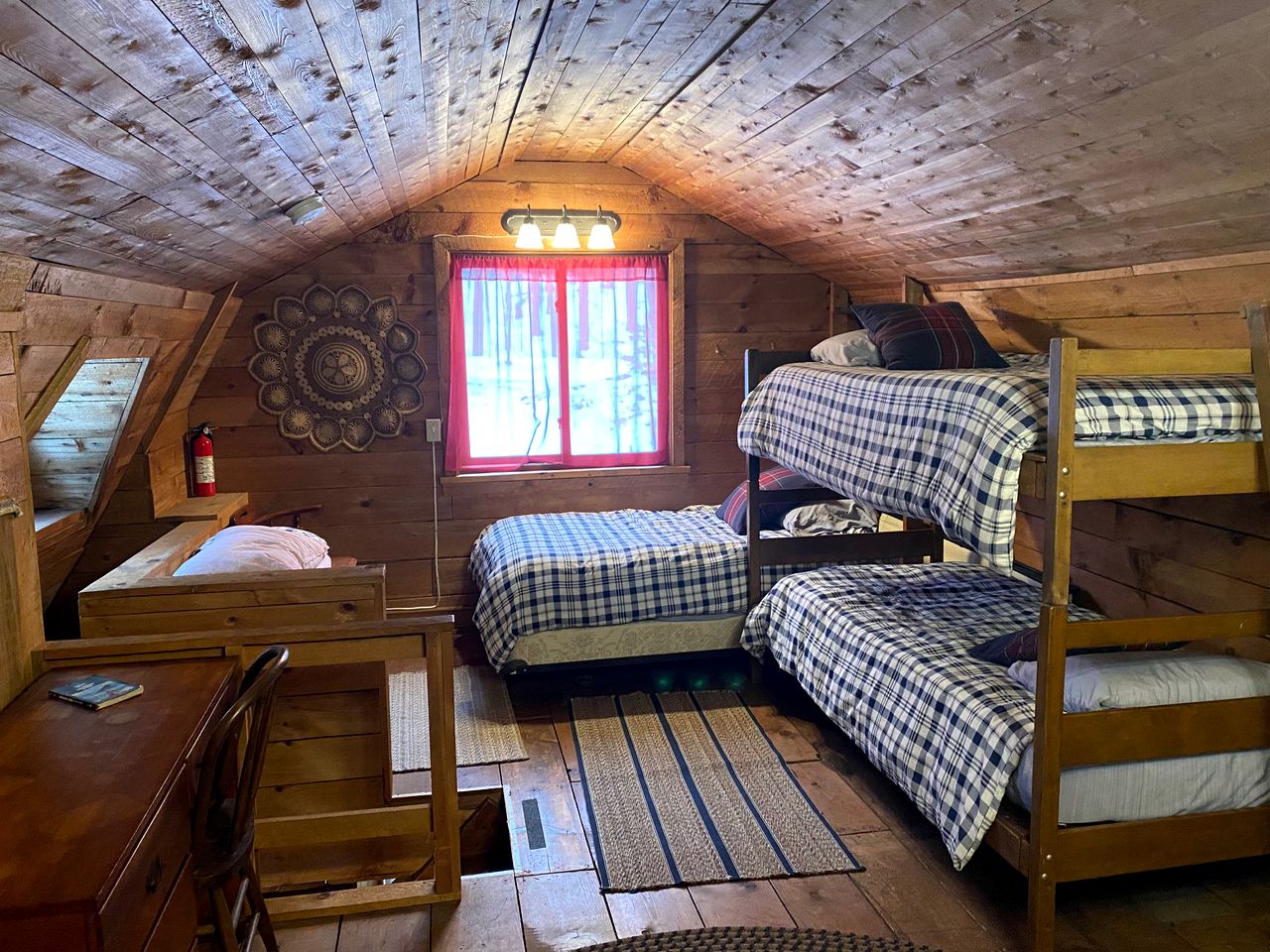 Charming Cabin Rental Ideal for a Family Getaway in Michigan