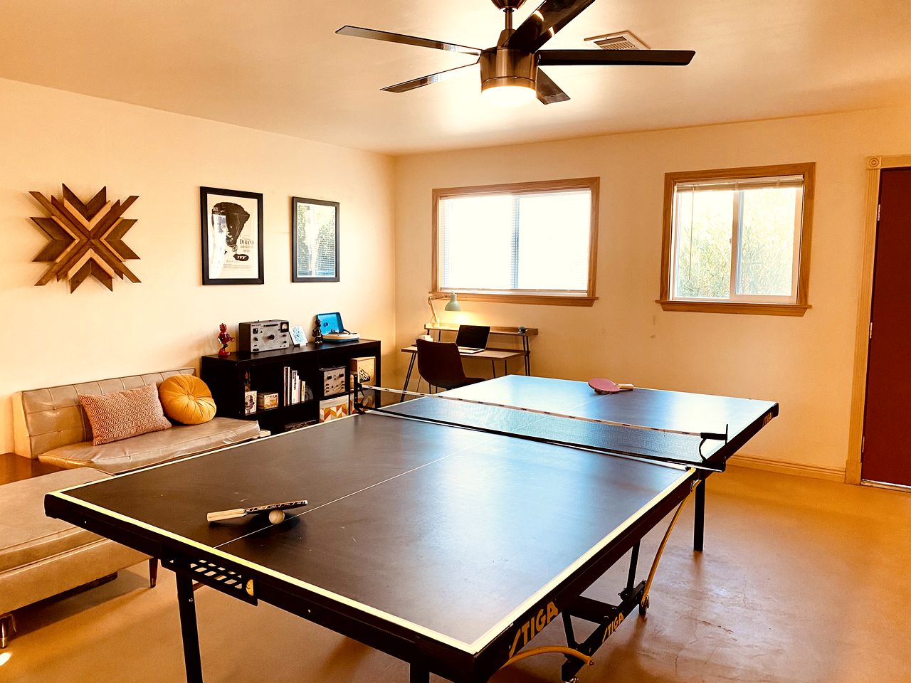 Beautiful Vacation Rental with Hot Tub Perfect for Glamping in Joshua Tree