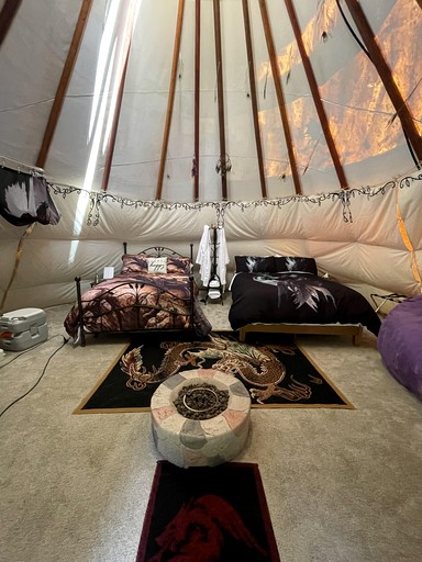 Tipis (United States of America, Wolf Creek, Oregon)