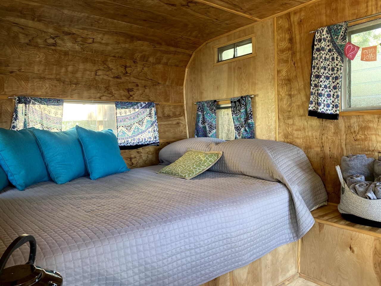 Vintage Trailer for Glamping near Yosemite National Park