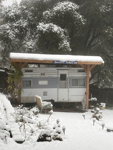 Caravans (United States of America, Oakhurst, California)