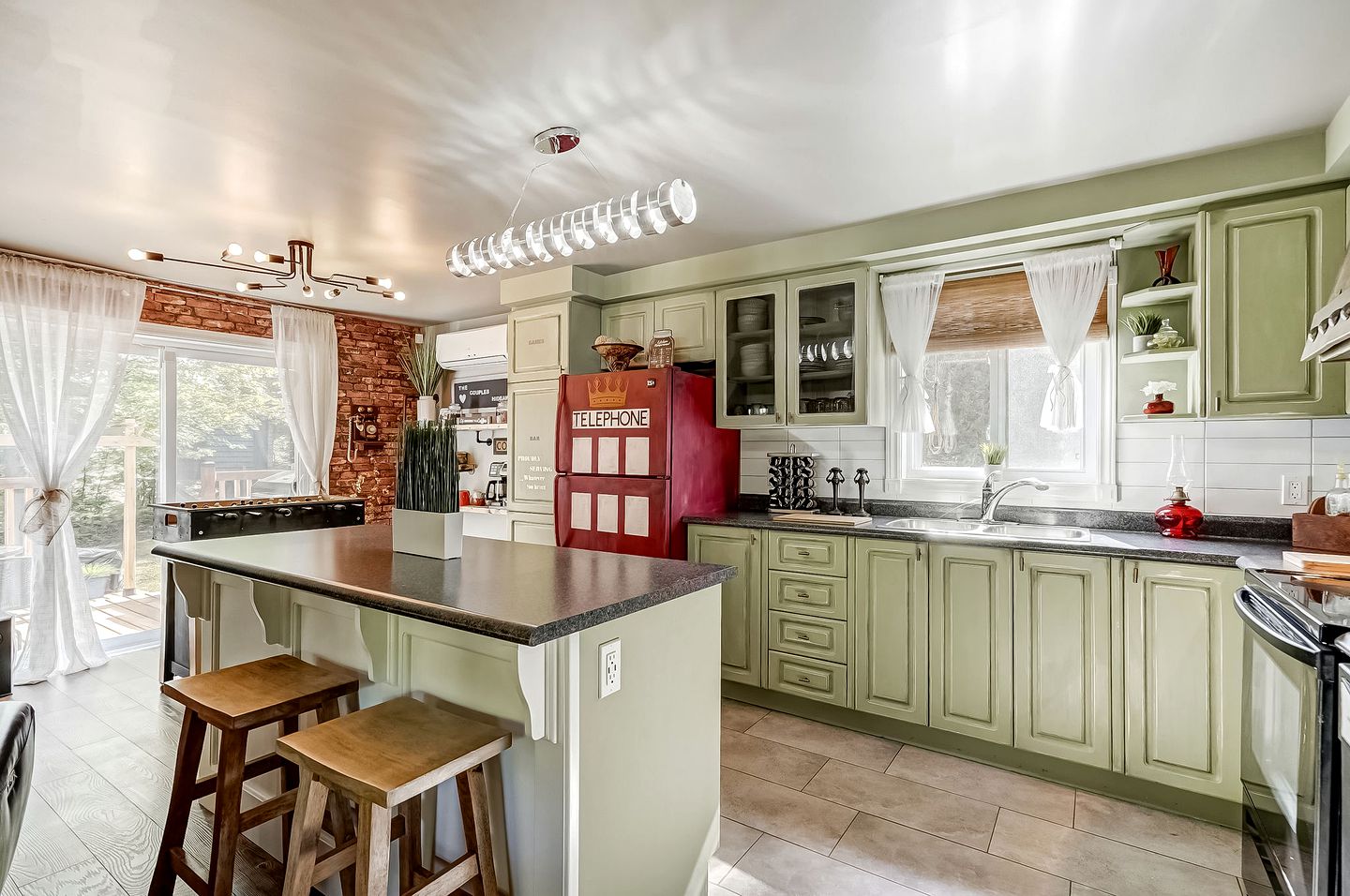 Gorgeous Cottage Rental in Canada Ideal for a Couple's Retreat in Quebec