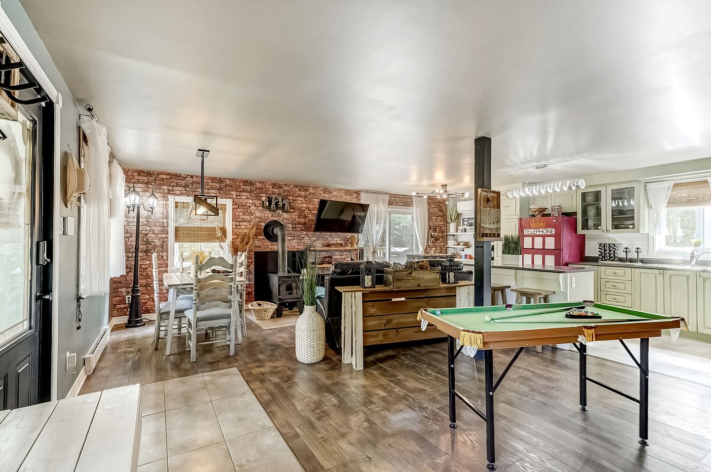 Gorgeous Cottage Rental in Canada Ideal for a Couple's Retreat in Quebec