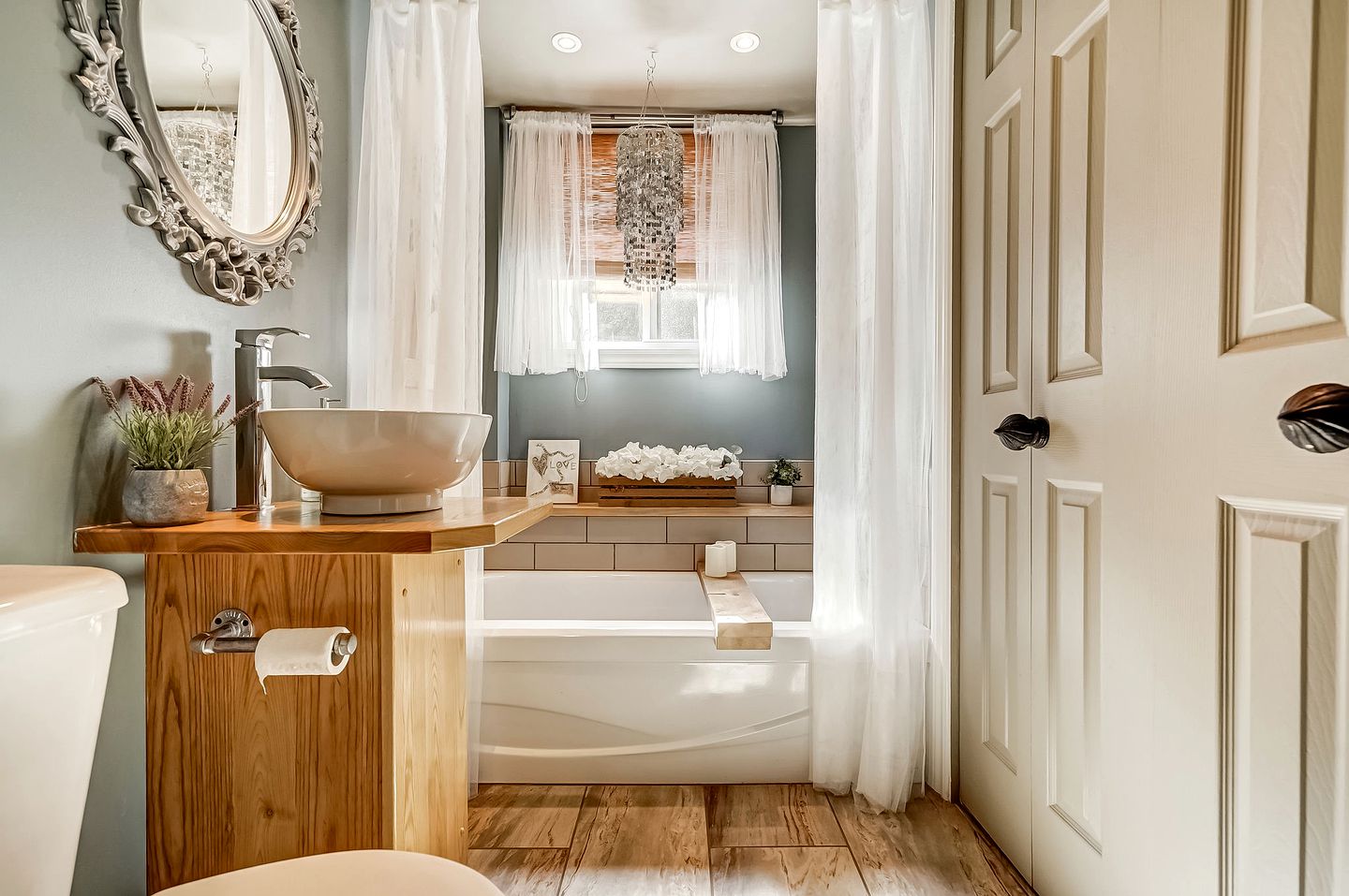 Gorgeous Cottage Rental in Canada Ideal for a Couple's Retreat in Quebec