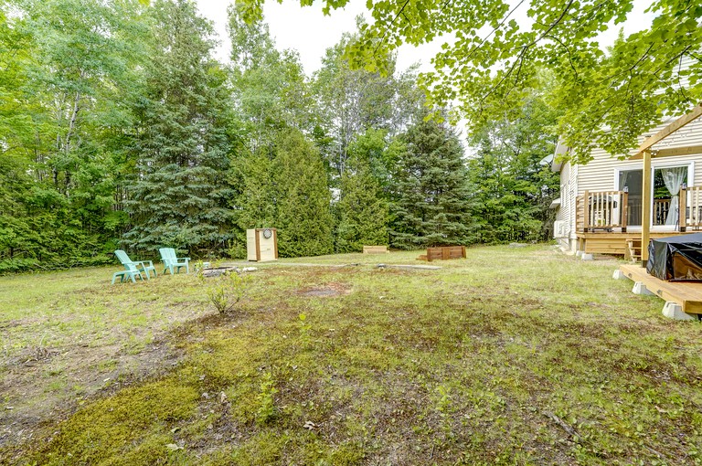 Cottages (Montebello, Quebec, Canada)