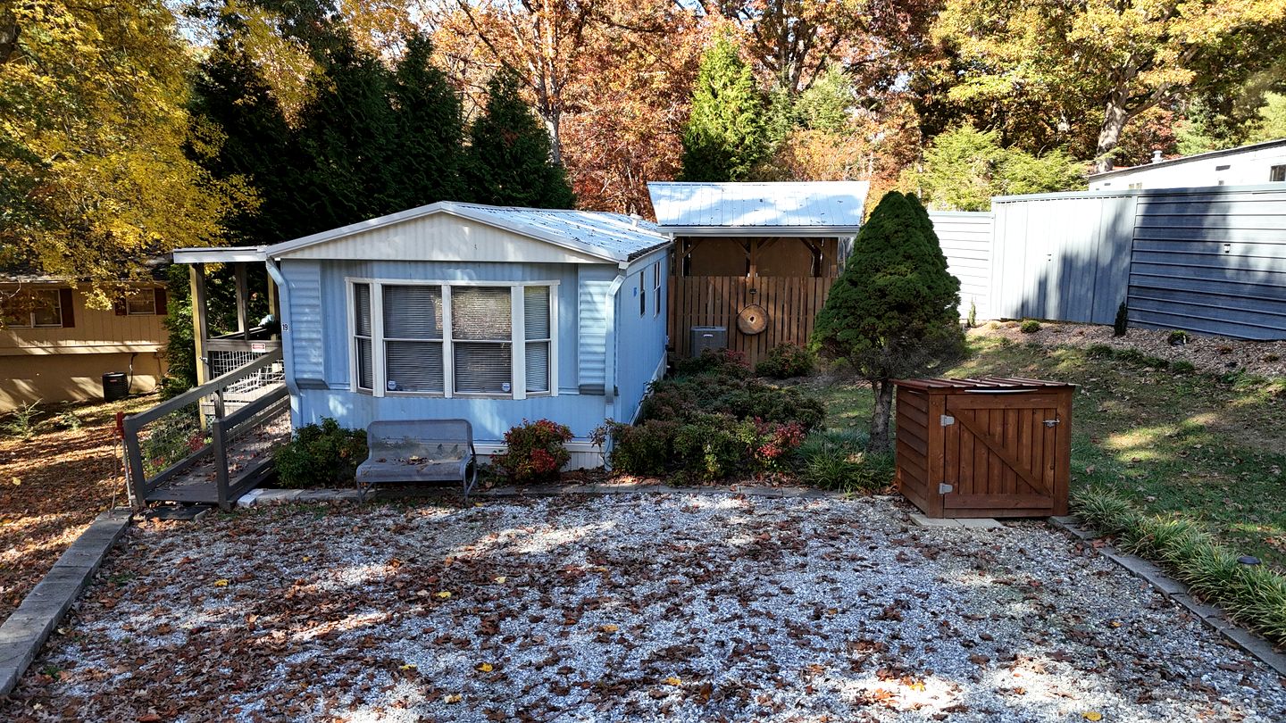 Topsy's Trailer, Private, Fast WiFi, Small Dog Ok, Hot Tub near  Arden, NC