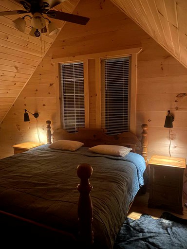 Cabins (Ontario, Canada)
