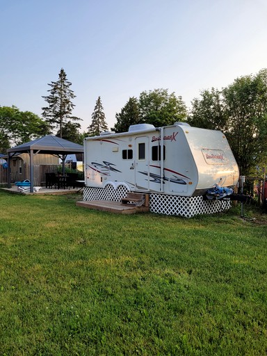 Caravans (Canada, Fergus, Ontario)