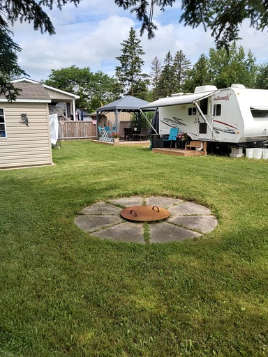 Caravans (Fergus, Ontario, Canada)