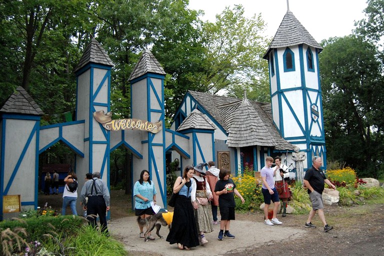 Tree Houses (Holly, Michigan, United States of America)