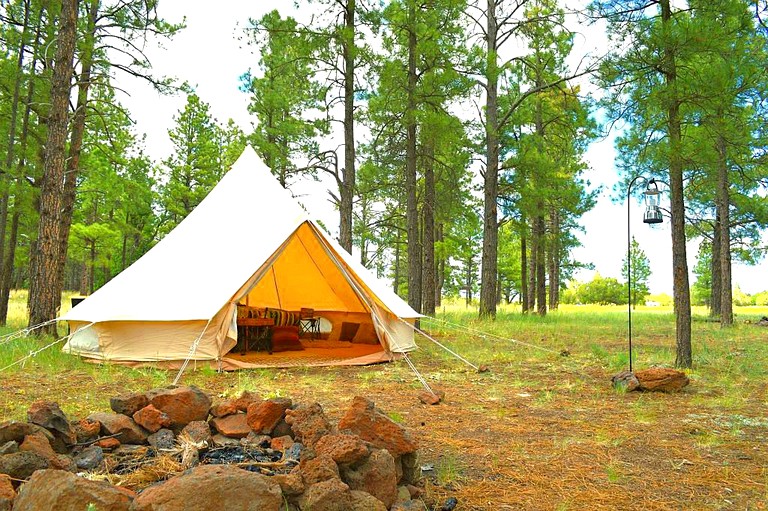 External view of one of the best Grand Canyon getaways for AZ glamping.