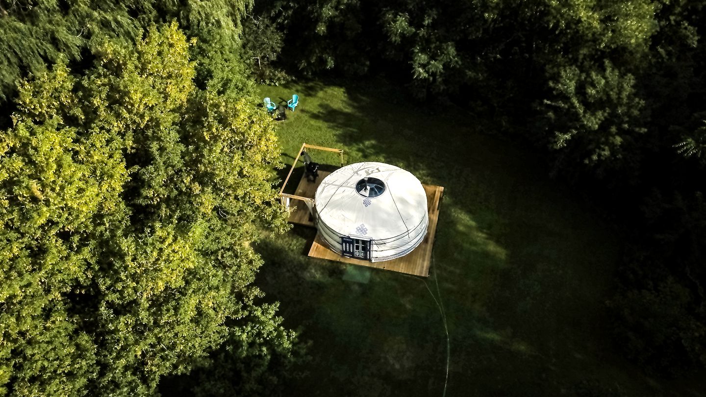 Charming Yurt Accommodation with Fire Pit Ideal for Camping near Lake Simcoe