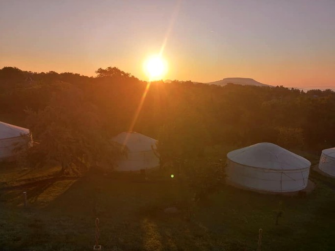 Yurts (Hungary)