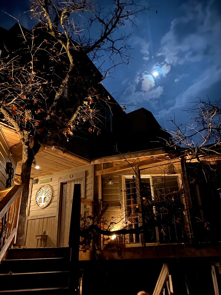 Luxury Tree House Rental in Lindale Ideal for Glamping in Texas