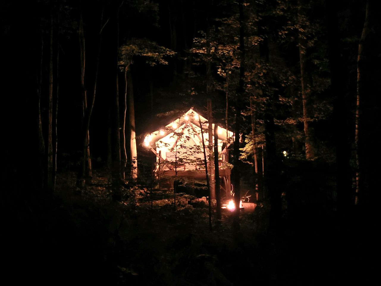 Cozy Safari Tent Rental near the Green Mountain National Forest for Glamping in Vermont