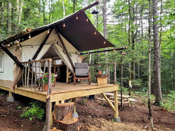 Safari tent rental for glamping in Vermont