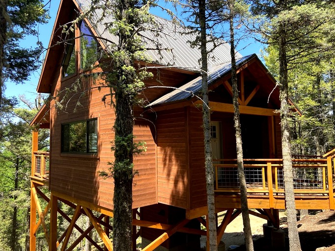 Tree house rental for New Mexico glamping