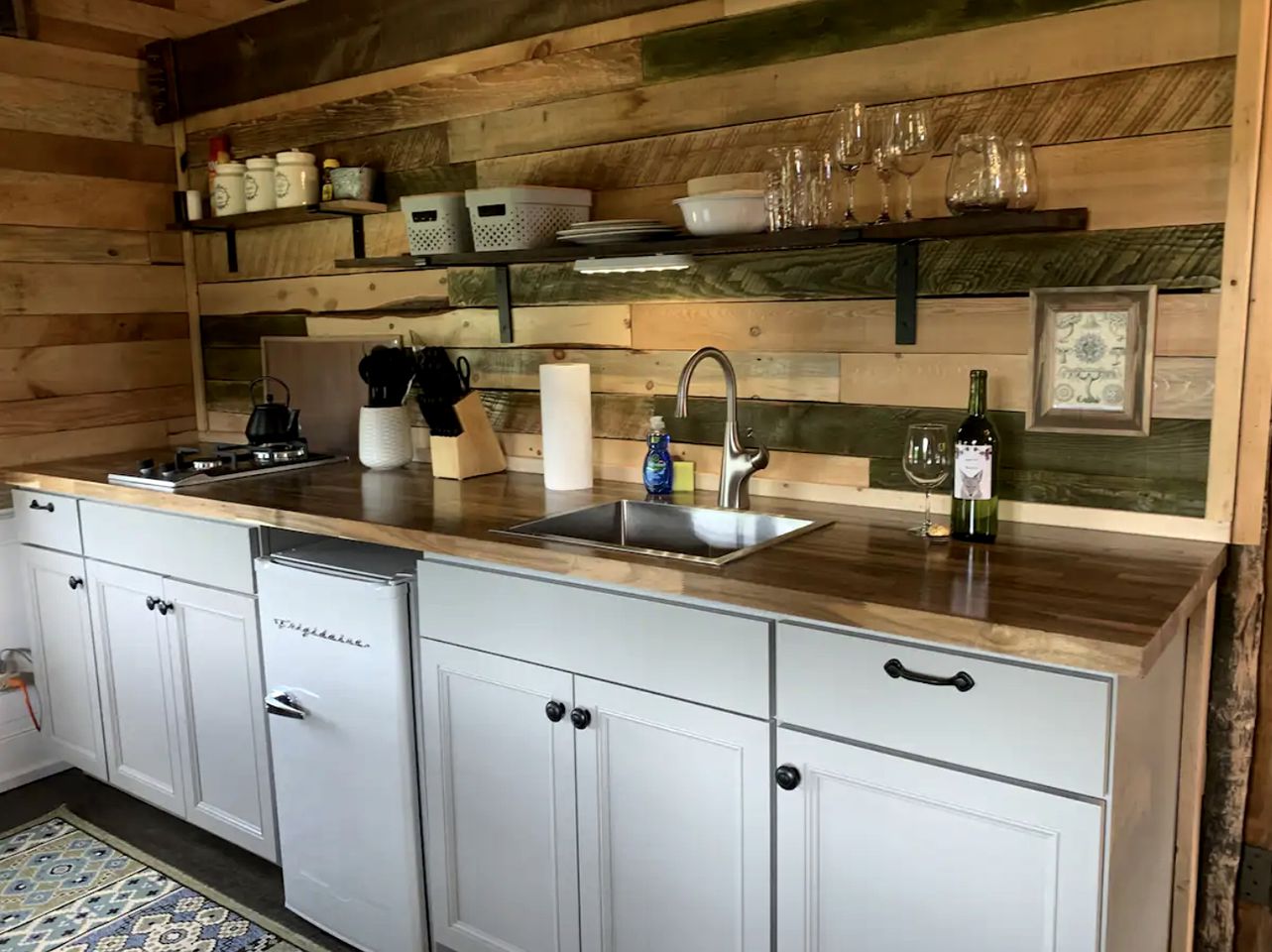 Charming Pet-Friendly Log Cabin Rental for Relaxing Getaways in Ringtown, Pennsylvania