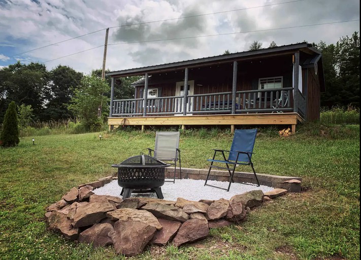 Cabins (Ringtown, Pennsylvania, United States of America)