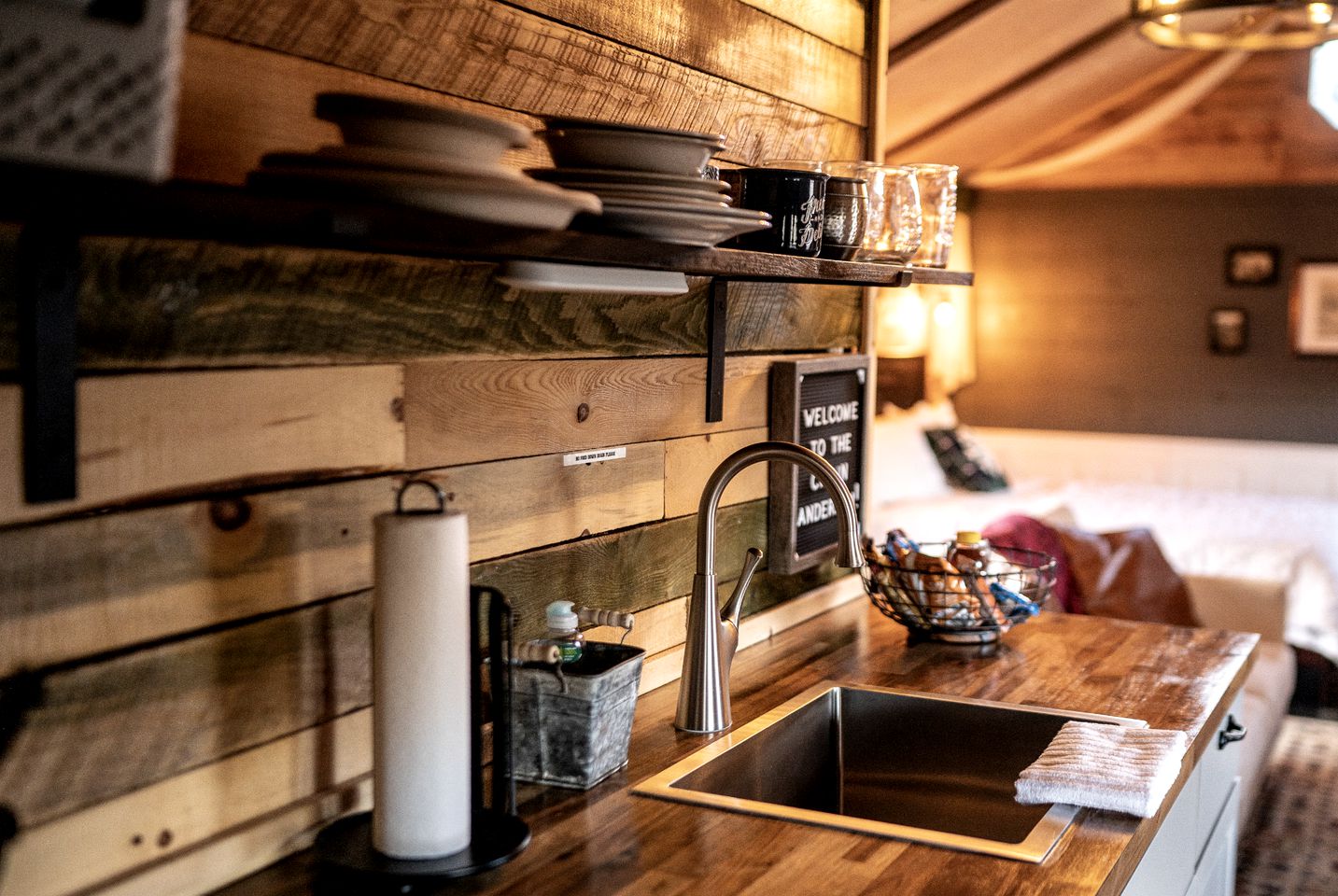 Charming Pet-Friendly Log Cabin Rental for Relaxing Getaways in Ringtown, Pennsylvania