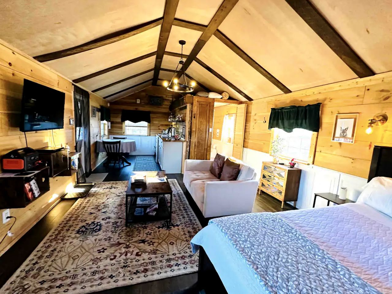 Charming Pet-Friendly Log Cabin Rental for Relaxing Getaways in Ringtown, Pennsylvania