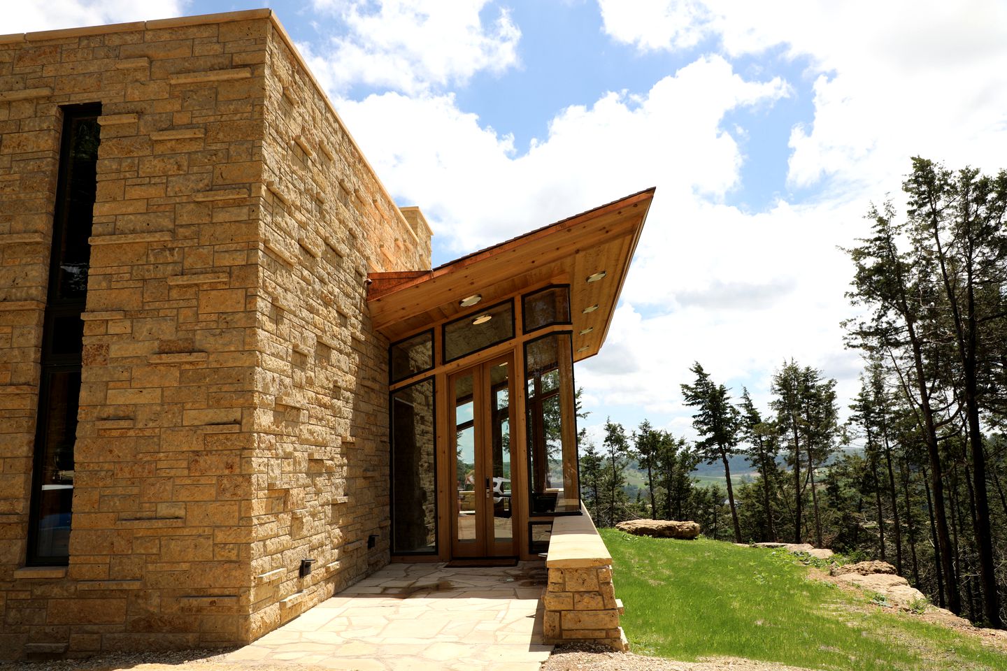 Romantic Cottage in Iowa with Stunning Views