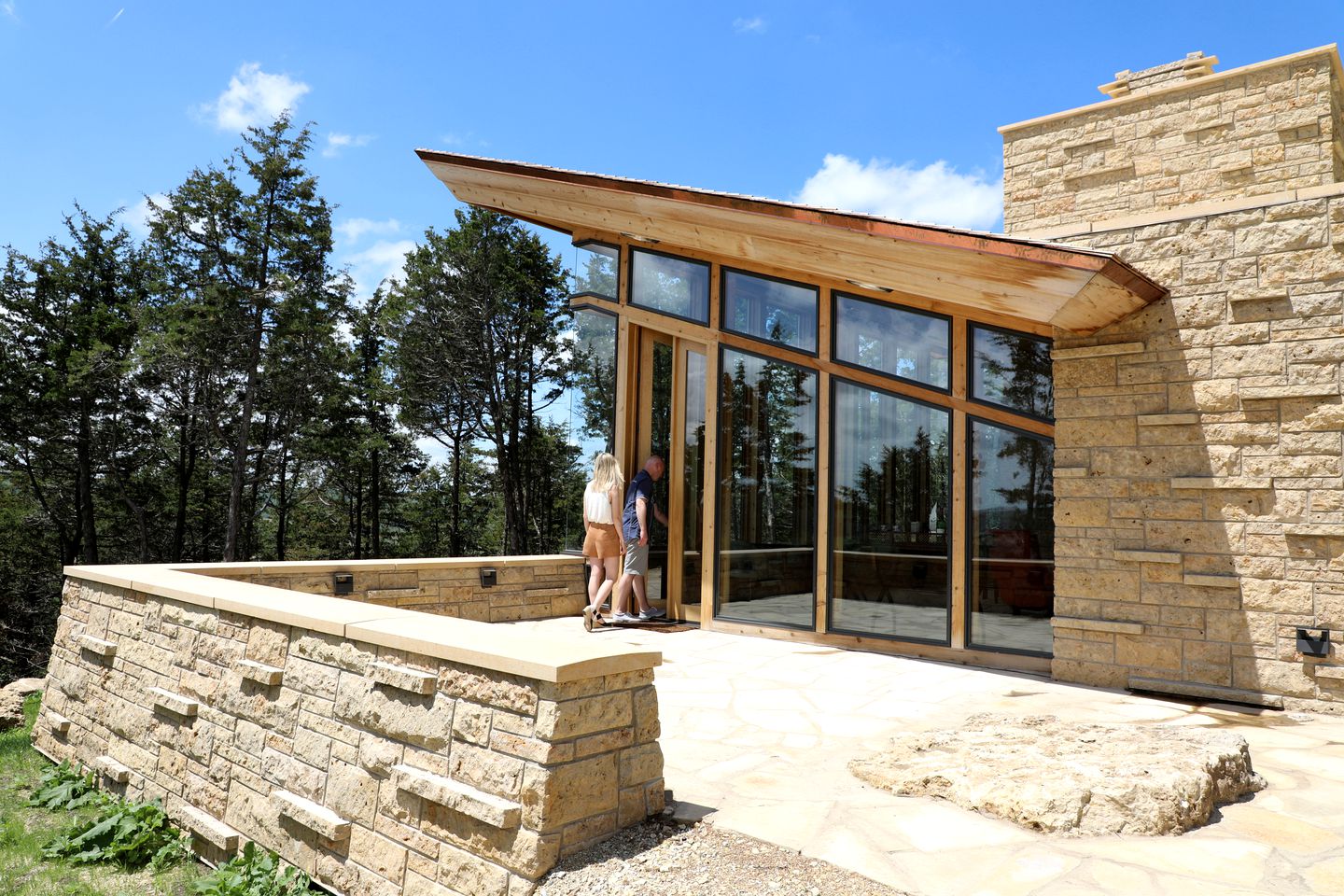 Romantic Cottage in Iowa with Stunning Views