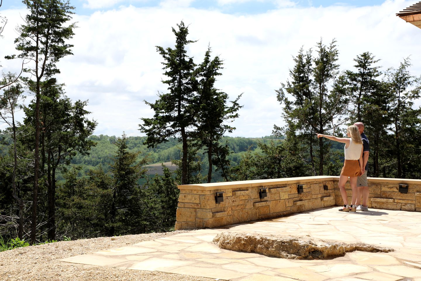 Romantic Cottage in Iowa with Stunning Views