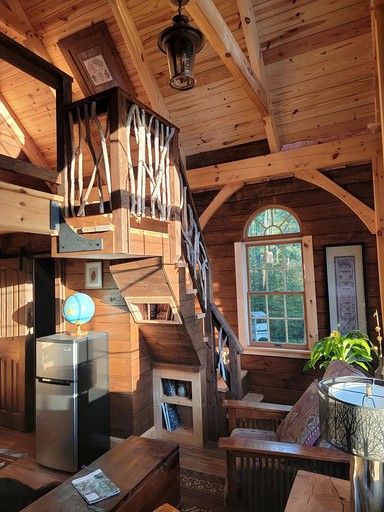 Tree Houses (Munsonville, New Hampshire, United States of America)