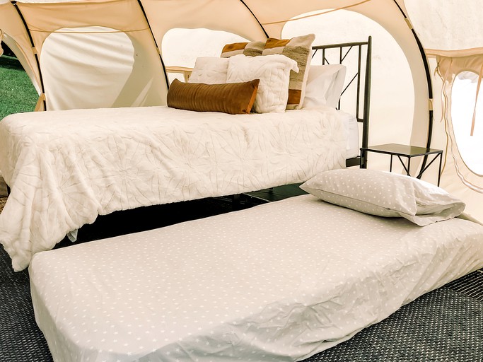 Bell Tents (Eagleville, Tennessee, United States of America)