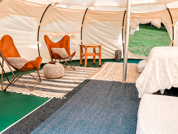 Bell Tents (Eagleville, Tennessee, United States of America)