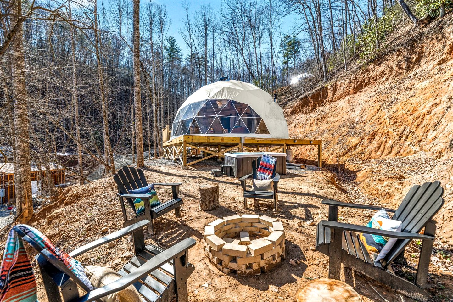 Secluded Dome for a Beautiful Tennessee Vacation