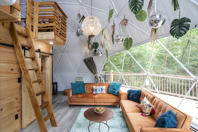 Domes (United States of America, Cosby, Tennessee)