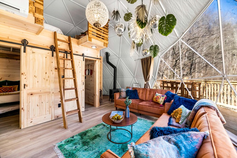 Domes (United States of America, Cosby, Tennessee)