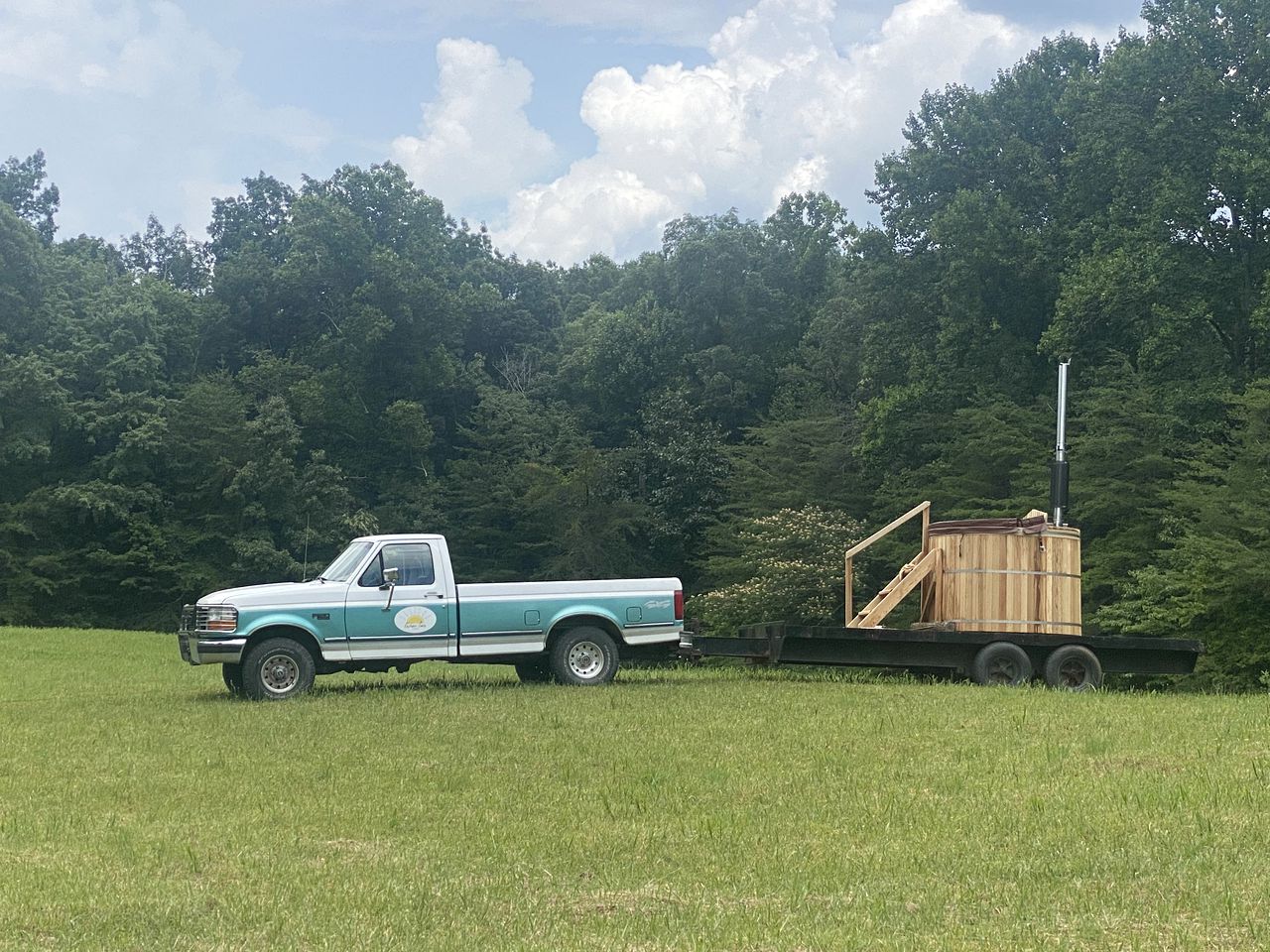 Eccentric Converted Bus, Perfect for a Tennessee Vacation