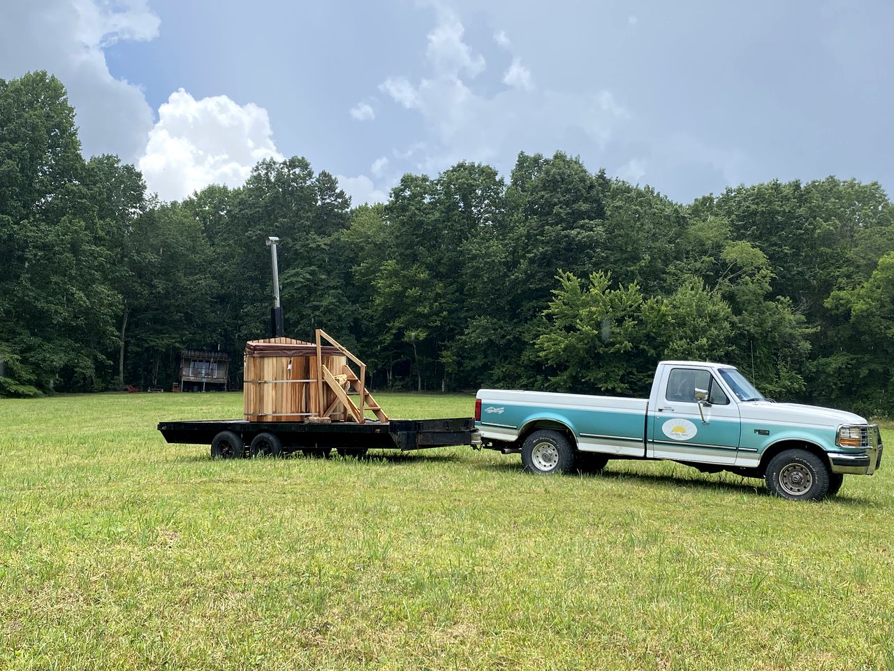 Eccentric Converted Bus, Perfect for a Tennessee Vacation