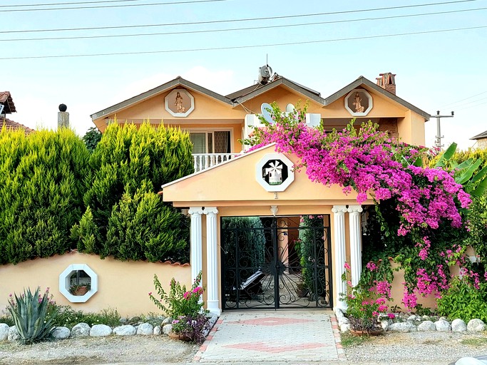 Villas (Aegean Region, Turkey)