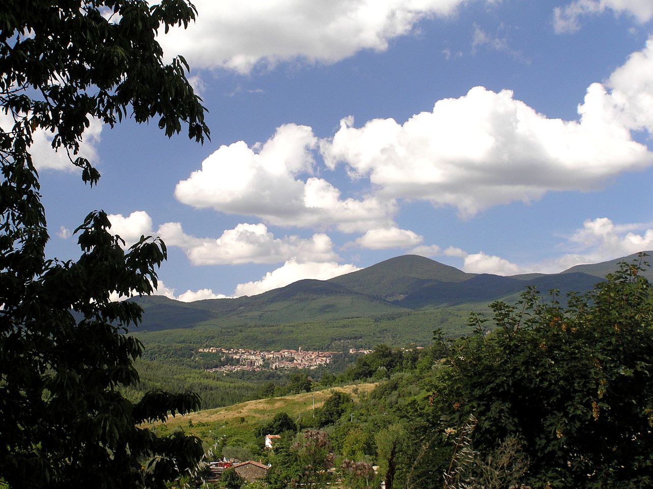 Beautiful Bell Tent makes for a Perfect Tuscan Retreat