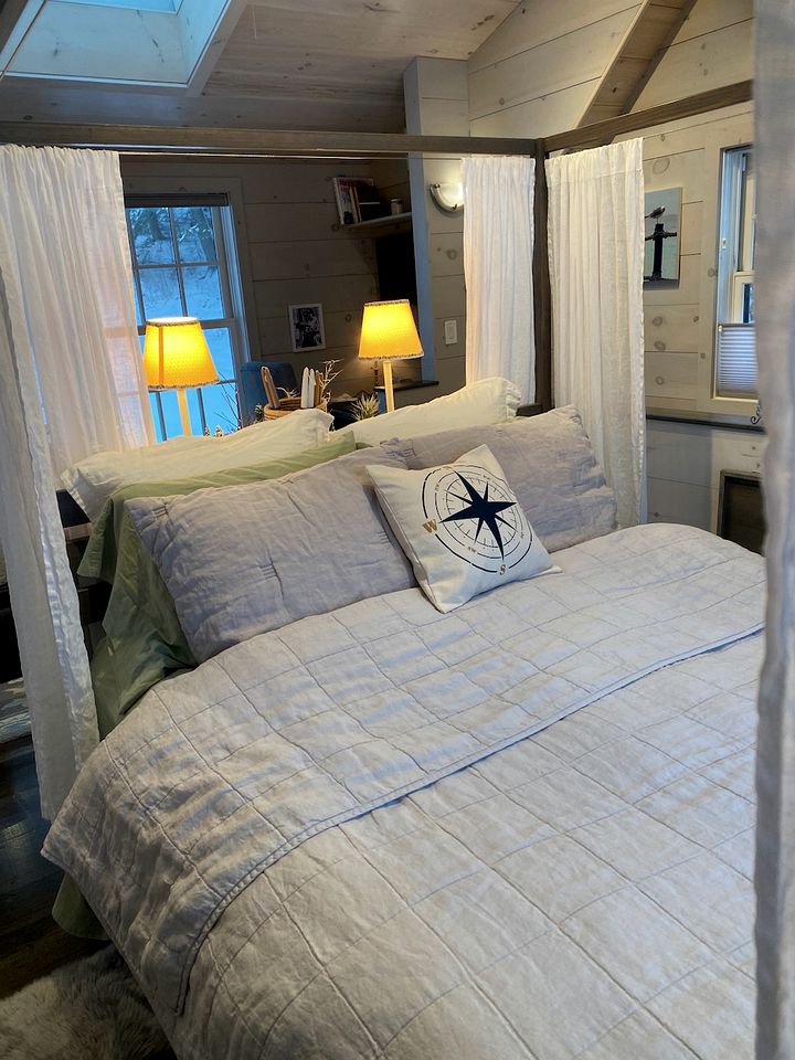 Adorable Cottage makes for a Beautiful Vermont Retreat