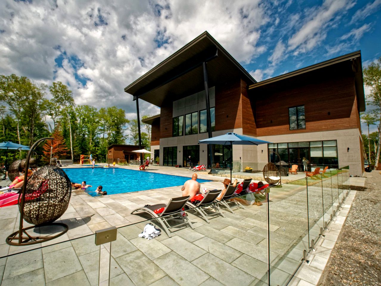 Mont Tremblant Super Dome for Glamping near Quebec