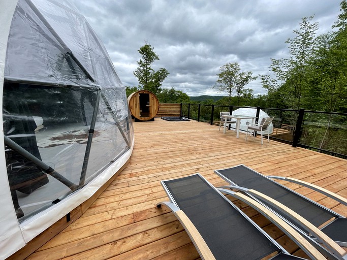 Domes (Canada, Mont Tremblant, Quebec)