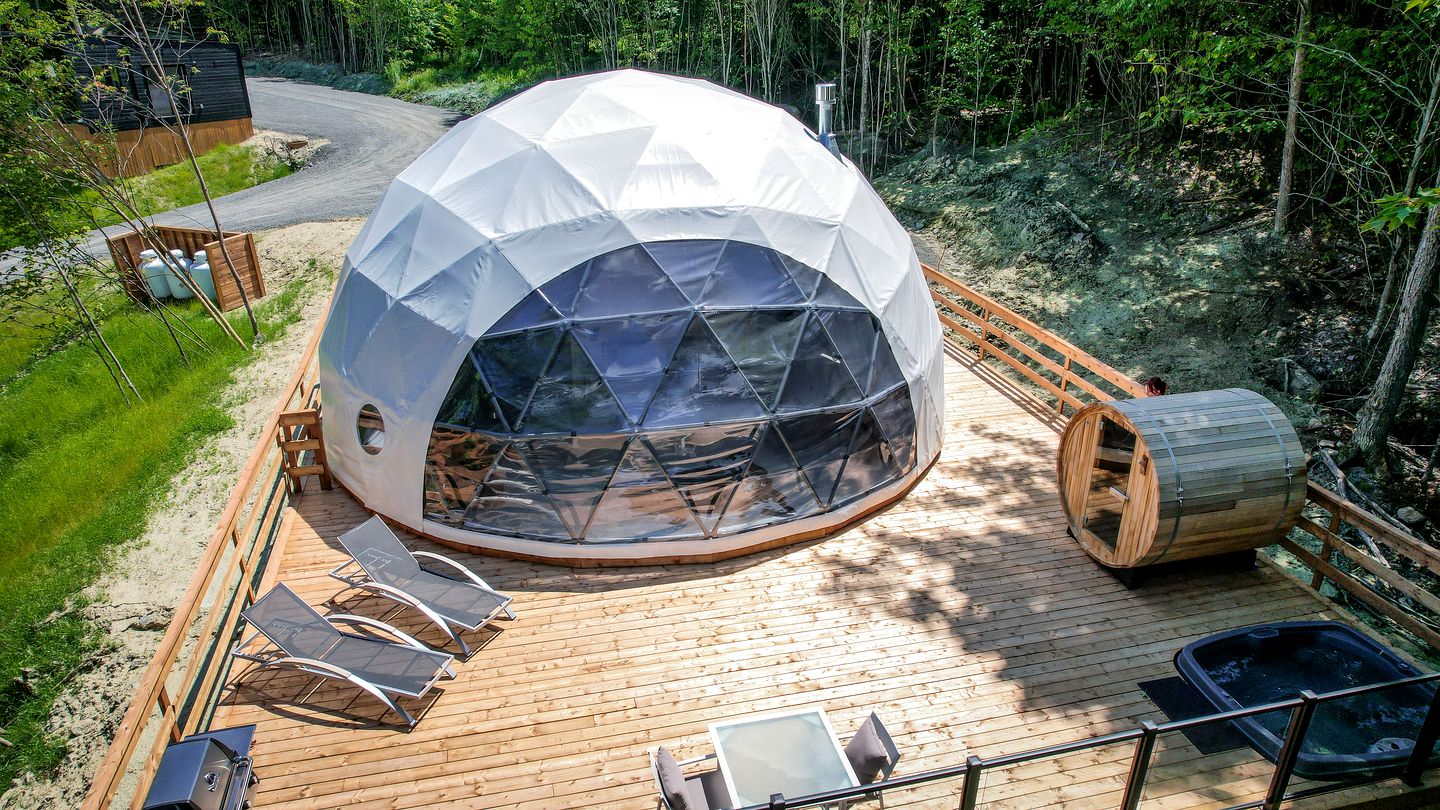 Domes (Canada, Mont Tremblant, Quebec)