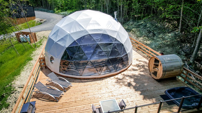 Domes (Canada, Mont Tremblant, Quebec)