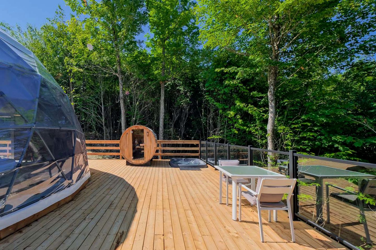 Mont Tremblant Super Dome for Glamping near Quebec