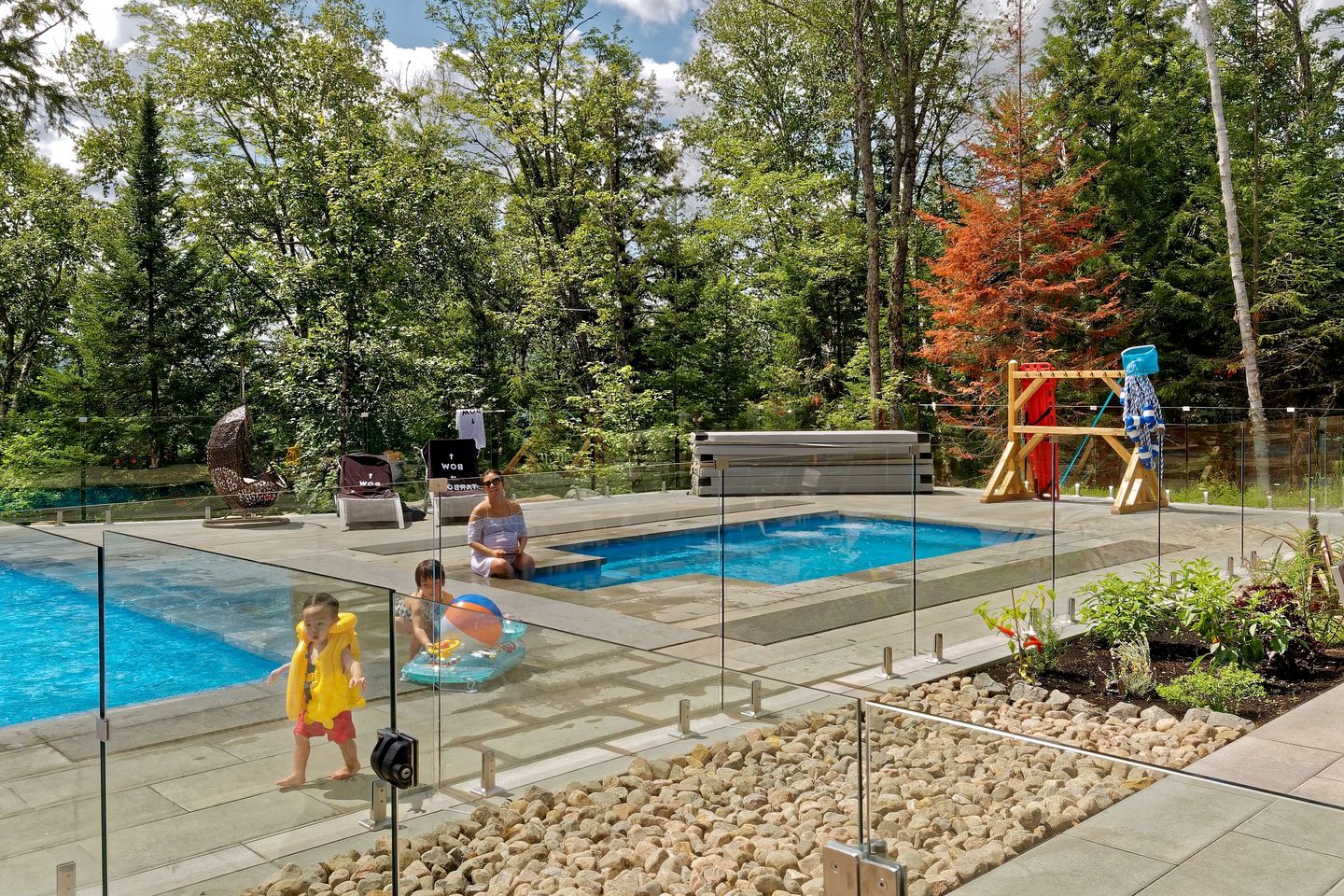 Mont Tremblant Glamping Dome with Lake Access and Sauna