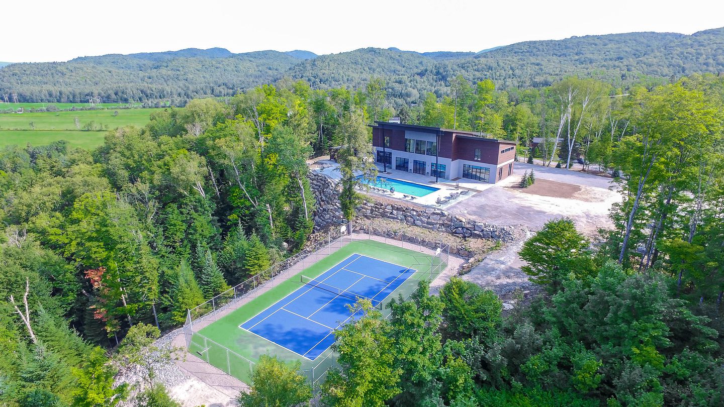 Mont Tremblant Glamping Dome with Lake Access and Sauna